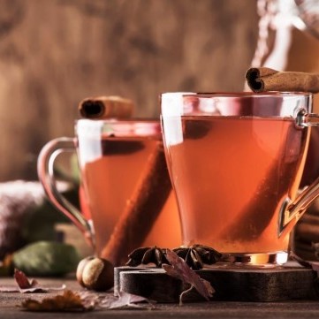 شاي القرفة الساخنة