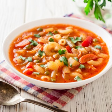 شوربة المكرونة بالخضار