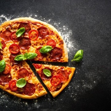 طريقة عمل البيتزا الإيطالية