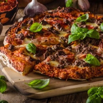 البيتزا باللحمة المفرومة