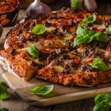 البيتزا باللحمة المفرومة