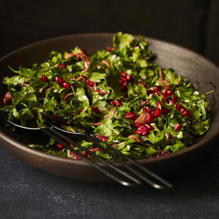 سلطة البقدونس والرمان