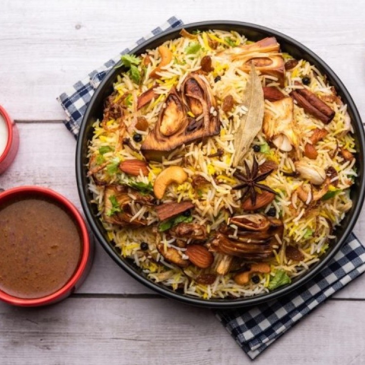 10 وصفات نباتية مشبعة ولذيذة