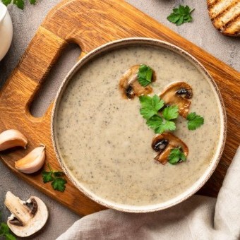 شوربة الفطر بالكريمة مثل المطاعم العالمية