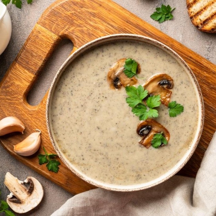 شوربة الفطر بالكريمة مثل المطاعم العالمية