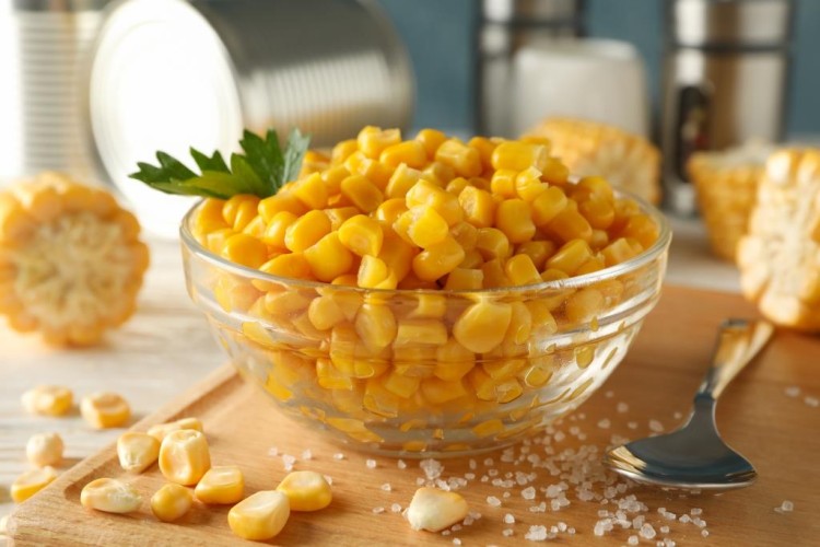 مقبلات الذرة بالزبدة وجبن البارميزان