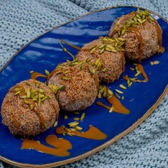 كرات الآيس كريم بعجينة الكنافة