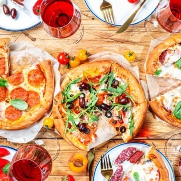 يوم البيتزا 9 فبراير من ابتكرها وأين نشأت؟