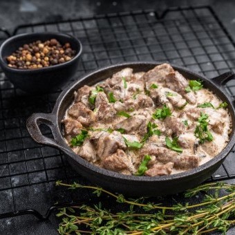 لحم بالكريمة والفلفل الأسود