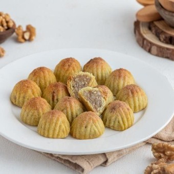 المعمول بالتمر والجوز