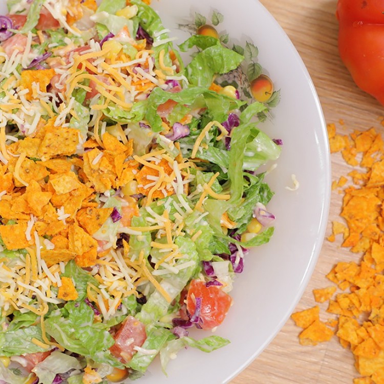 سلطة مكسيكية بالتورتيلا بالفيديو