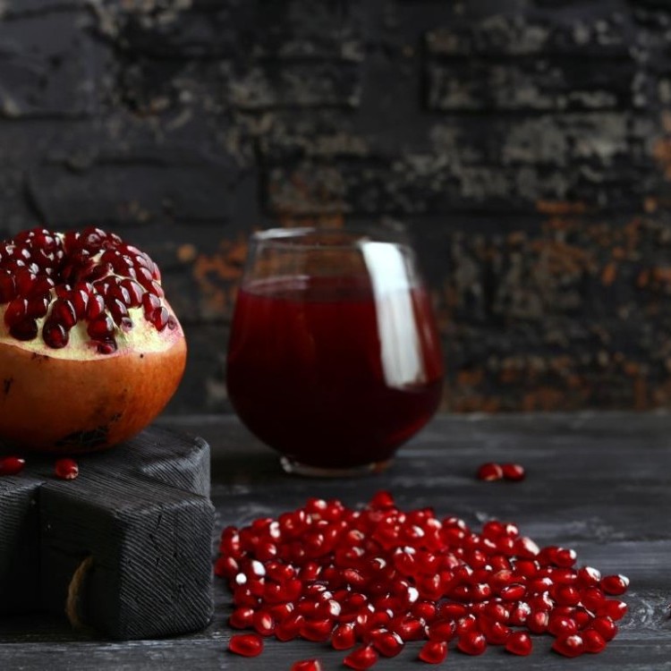 عصير الرمان والكرز الغني بمضادات الأكسدة