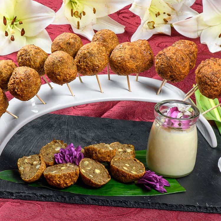 كفتة العدس مع صلصة اللبن الزبادي للسحور