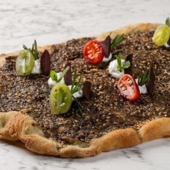 مناقيش الزعتر واللبنة