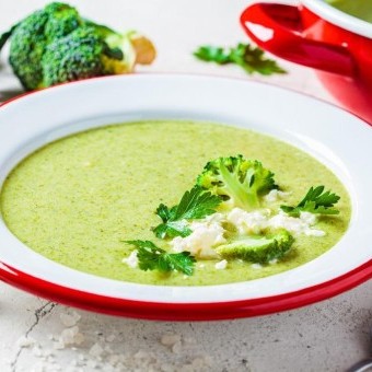 شوربة البروكلي بالكريمة