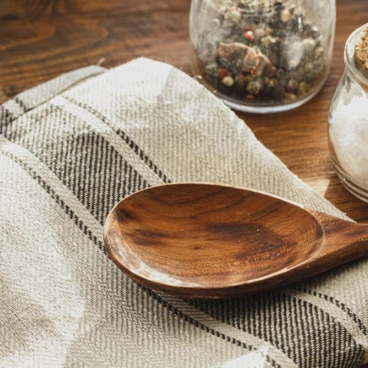 كيف أعتني بالملعقة الخشبية؟