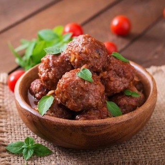 كرات اللحم الصغيرة المغمسة بالخل البلسمي