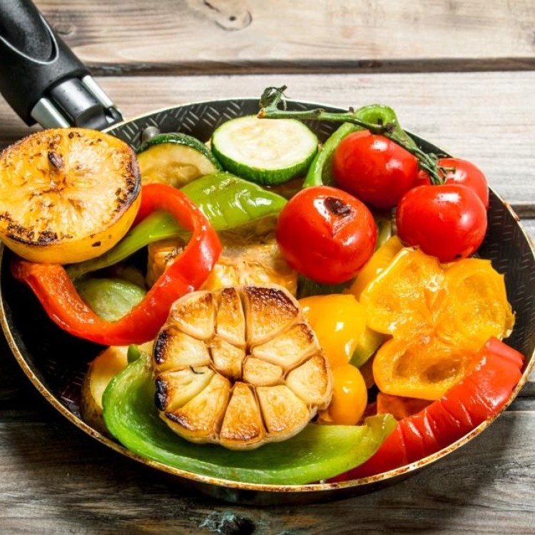 حيل تجعل الخضار المشوية تأخذ نكهة الفحم بدون شواية من تجارب ربات المنزل