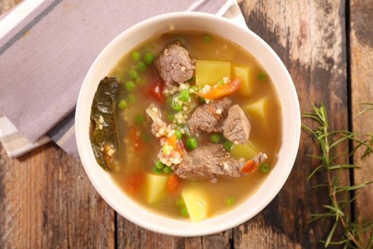 شوربة اللحم الطري والخضار