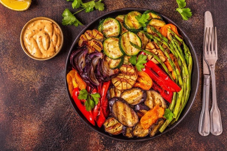 صينية خضار مشوية خفيفة للرجيم