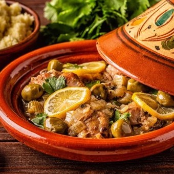 طاجين الزيتون بالدجاج