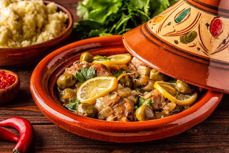 طاجين الزيتون بالدجاج