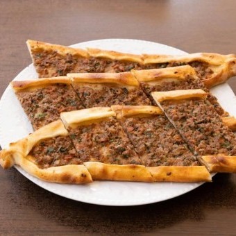 صفيحة اللحم المنزلية على أصولها