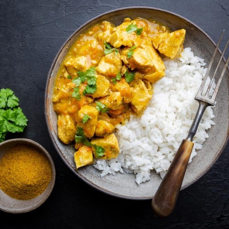 دجاج بالكاري مع البطاطس