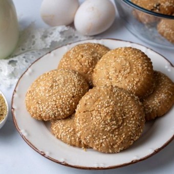 طريقة عمل كعك أبو السمسم العراقي