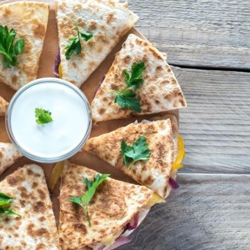 كاساديا دجاج بالكريمة