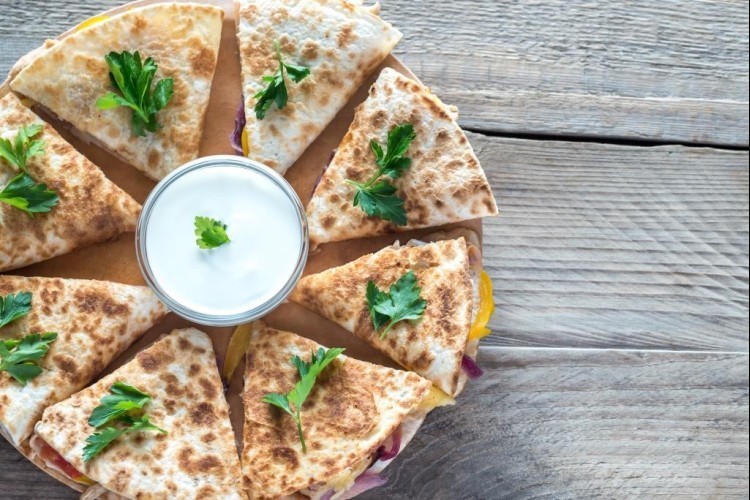 كاساديا دجاج بالكريمة