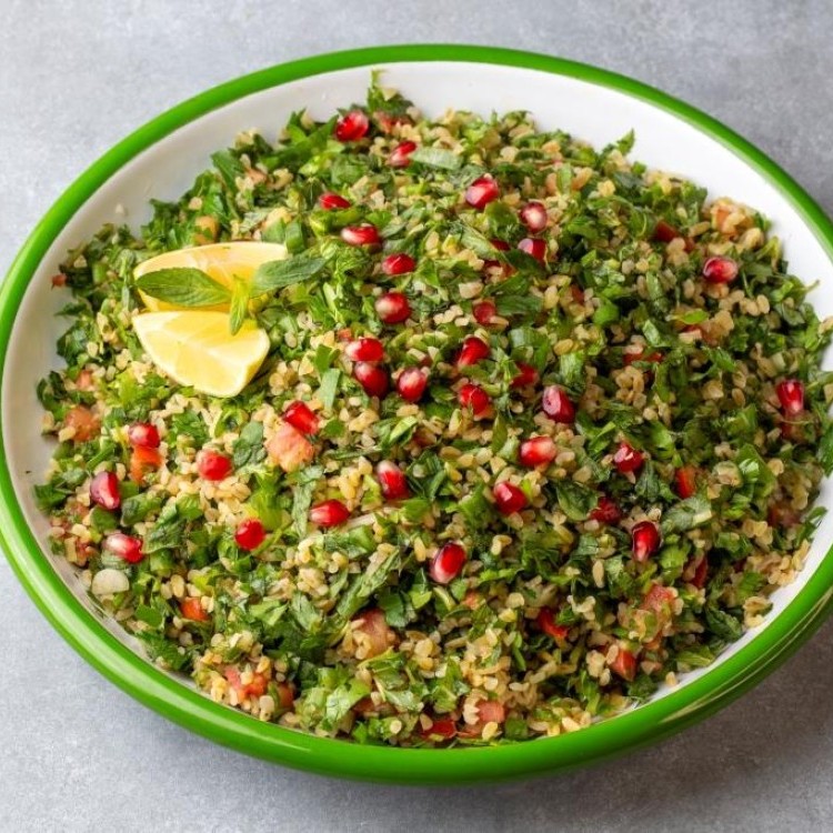 تبولة الكينوا بالرمان