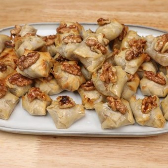 بقلاوة بحشوة المشمش المجفف بالفيديو