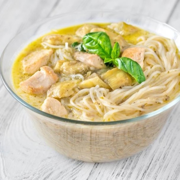 شوربة الدجاج بالشعيرية الأصلية