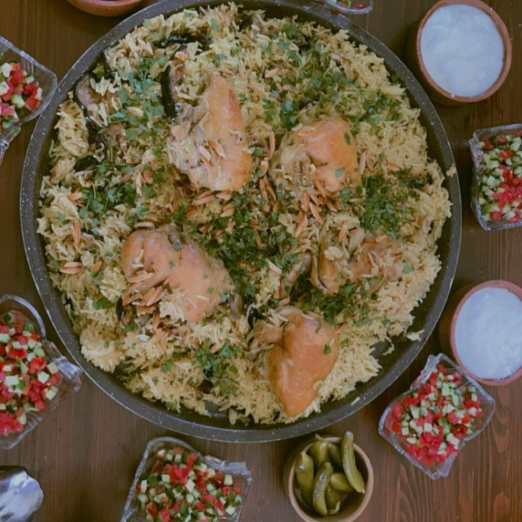المقلوبة بالزهرة والباذنجان