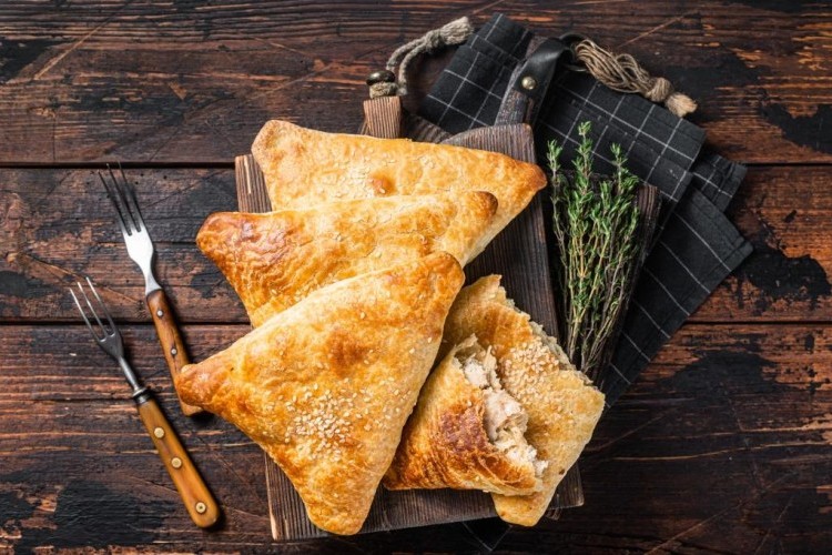 فطائر الدجاج الهشة