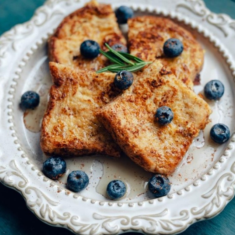 الخبز القديم يصبح توستاً فرنسياً مختلفاً