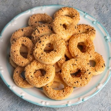 كعك العيد باليانسون والسمسم