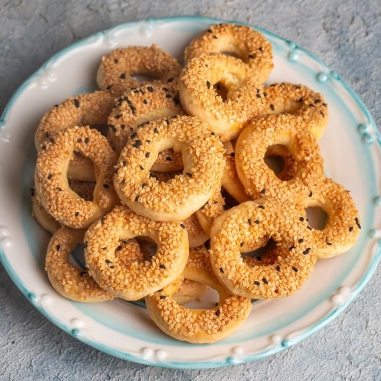 كعك العيد باليانسون والسمسم