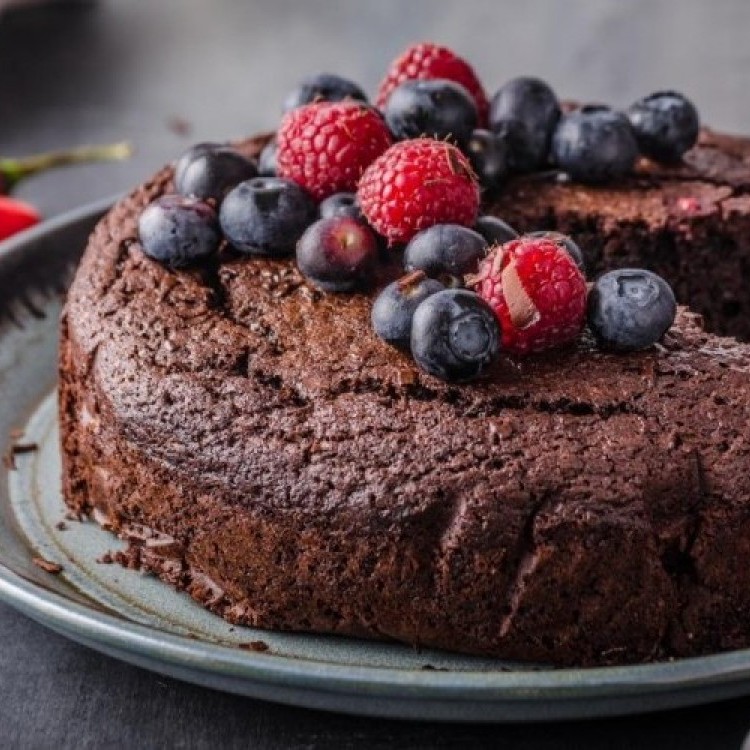 دليلكِ الشامل لكيكات الخلاط السريعة