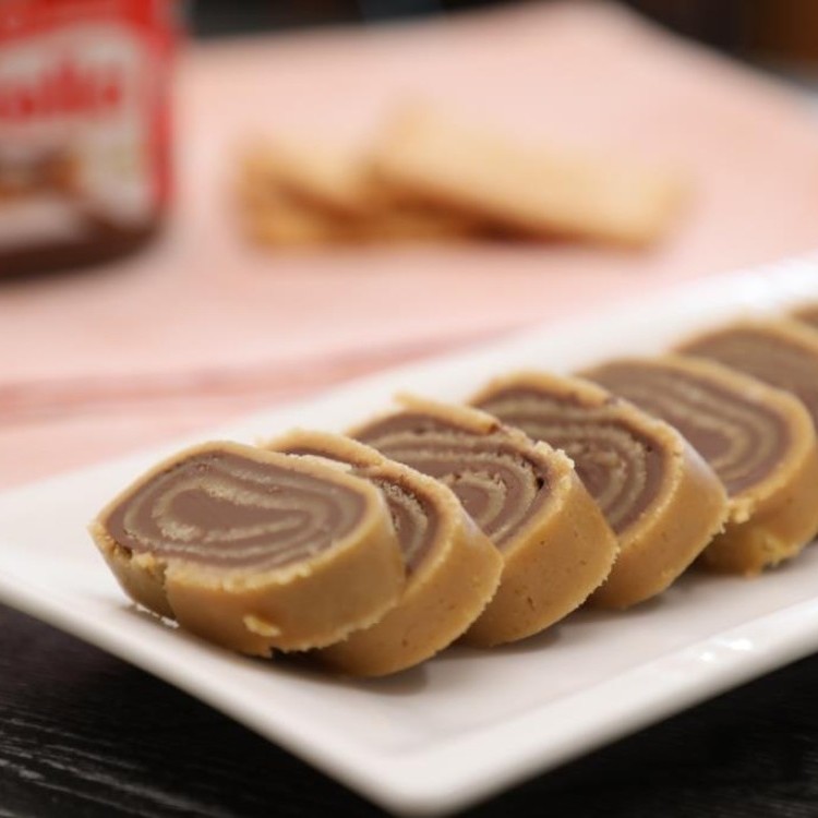 بسبوسة رول بالشوكولاتة