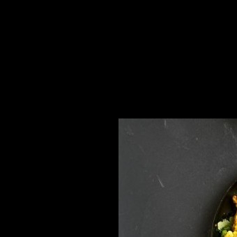 سلطة البطاطس والزهرة