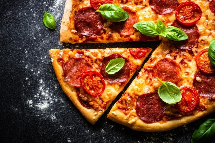 البيتزا السريعة بالتورتيلا