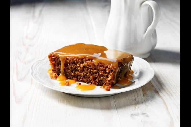 كيكة التمر الكريمية