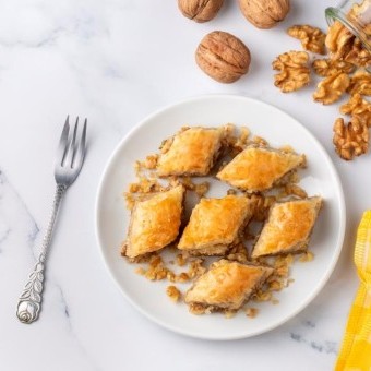 طريقة عمل البقلاوة بالجلاش والمكسرات