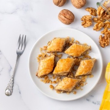 طريقة عمل البقلاوة بالجلاش والمكسرات