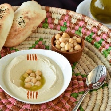 حمص بالطحينة للفطور