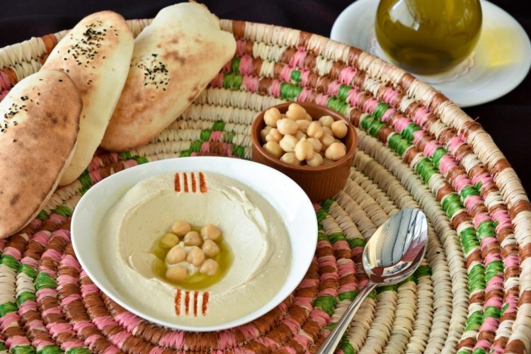 حمص بالطحينة للفطور