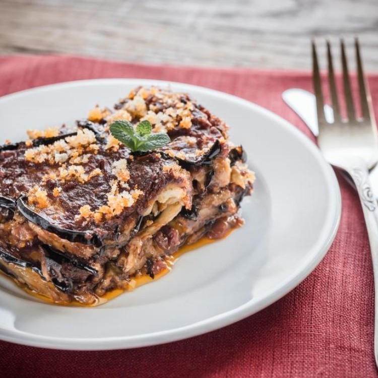 المسقعة المشوية باللحمة المفرومة