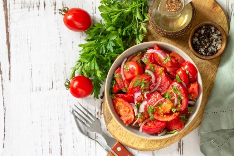 سلطة المطاعم الحمراء